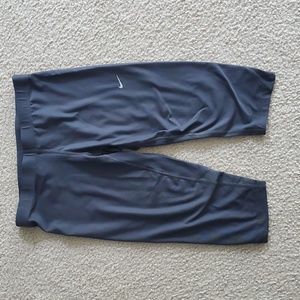 Nike dry fit cropped leggings, gray medium